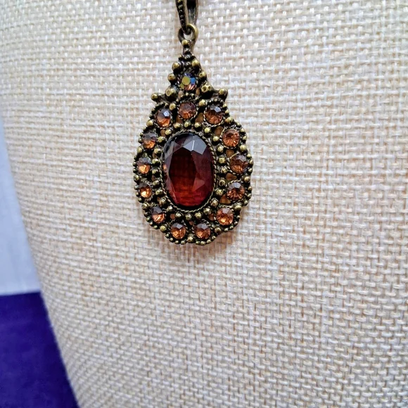 Vintage Avon Victorian Revival Necklace Honey Amber Toned Stone Teardrop Beaded - Picture 11 of 17